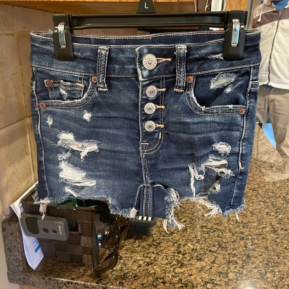 American eagle stretch hi rise jean shortie shorts. Size 000.